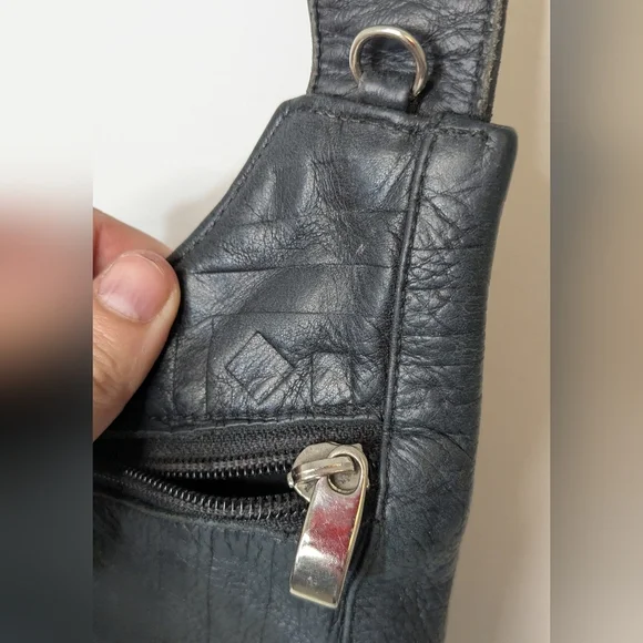 Due Fratelli Vintage 90s Genuine Leather Asymmetrical Shoulder Bag Black Y2K - Picture 3 of 8